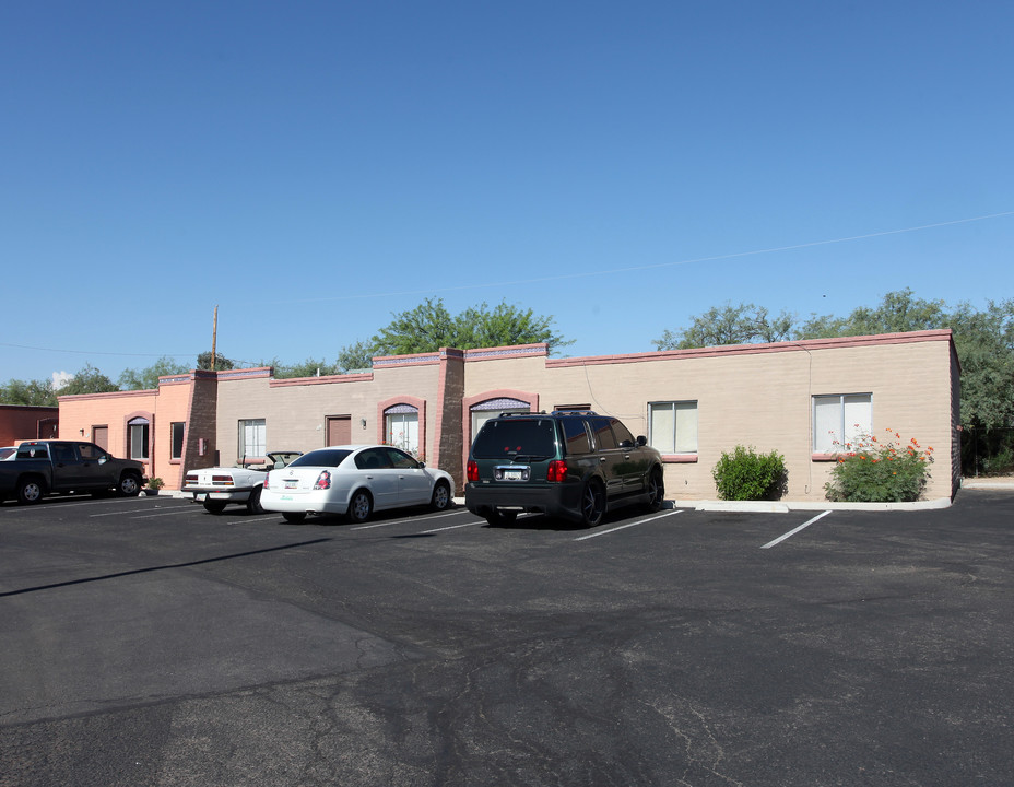 Baca Apartments in Tucson, AZ - Building Photo