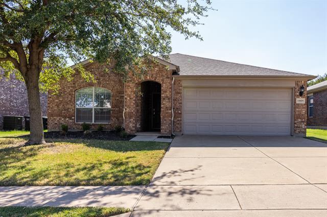15905 Avenel Way in Fort Worth, TX - Building Photo
