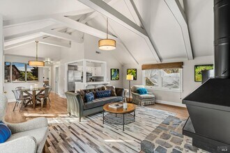 2850 Silverado Trail N in St Helena, CA - Building Photo - Building Photo