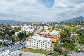 Colorado East in Los Angeles, CA - Foto de edificio - Building Photo