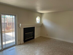 9240 Foxwood Dr in Windsor, CA - Building Photo - Building Photo