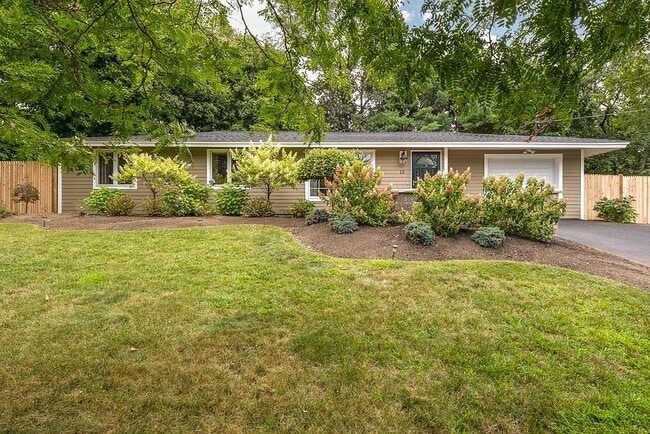 10 Dale St in Peabody, MA - Building Photo - Building Photo