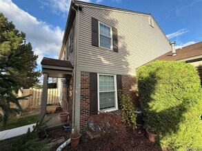 15817 Charleston Dr in Clinton Township, MI - Building Photo - Building Photo