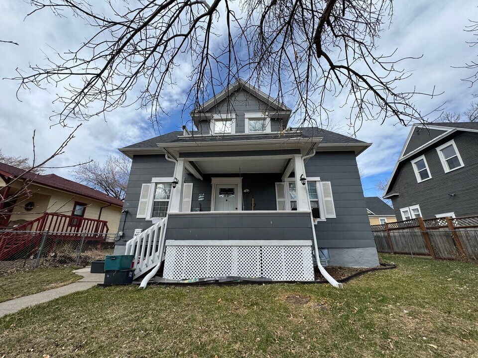 921 3rd Ave S in Great Falls, MT - Building Photo