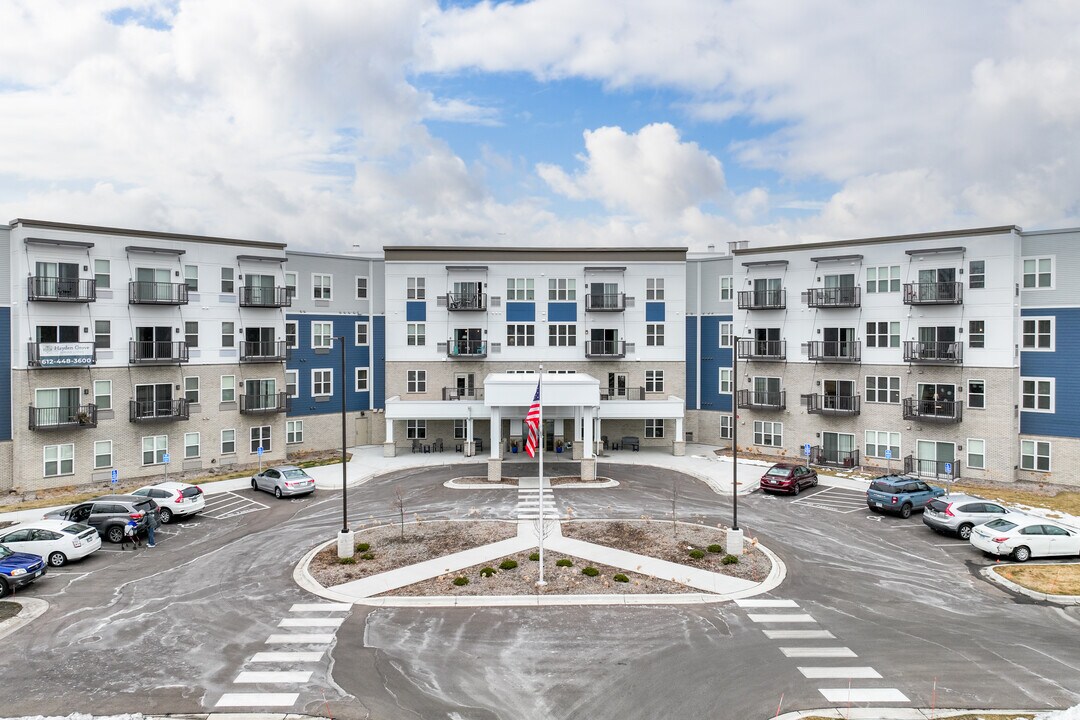 Hayden Grove in St. Anthony, MN - Building Photo