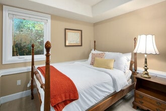 2717 E Yesler Wy in Seattle, WA - Building Photo - Building Photo