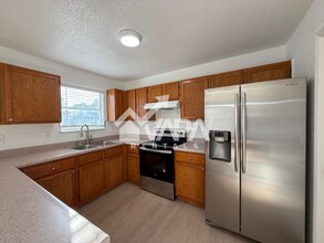 4915 Brazoswood in San Antonio, TX - Building Photo - Building Photo