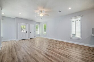 340 Shady Bluff Dr in Wimberley, TX - Building Photo - Building Photo