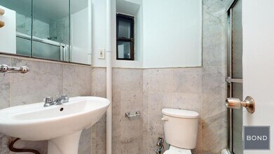 523 E 85th St in New York, NY - Building Photo - Building Photo