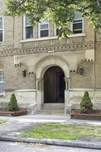 Edgecliff in Lakewood, OH - Building Photo - Building Photo