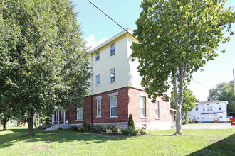 Washington Manor Apartments in Watertown, NY - Foto de edificio - Building Photo