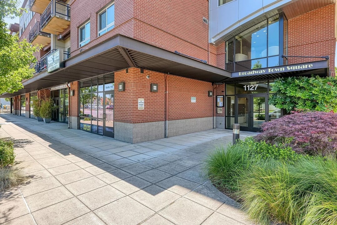 1127 Broadway St NE, Unit 212 in Salem, OR - Building Photo