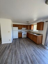 331 Donald Terrace in Myrtle Creek, OR - Building Photo - Building Photo