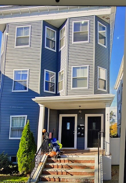 411 Shirley St, Unit #1A in Winthrop, MA - Building Photo