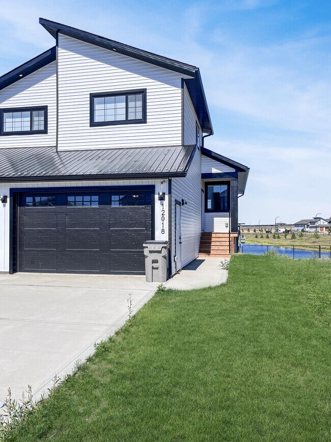 12018-12077 77 Ave in Grande Prairie, AB - Building Photo - Building Photo