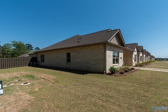 400 Ronnie Drive SE in Hartselle, AL - Building Photo - Building Photo