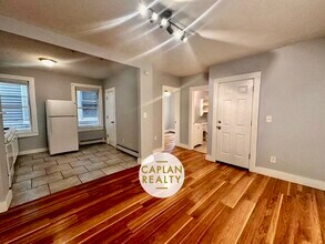 535 East St, Unit 1 in New Haven, CT - Building Photo - Building Photo