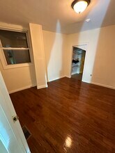 72 Linden St, Unit #1 in Lynn, MA - Foto de edificio - Building Photo