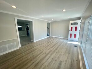 1140 Lapish Rd in Pittsburgh, PA - Building Photo - Building Photo