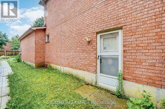 114 Alderbury Dr in Markham, ON - Building Photo - Building Photo