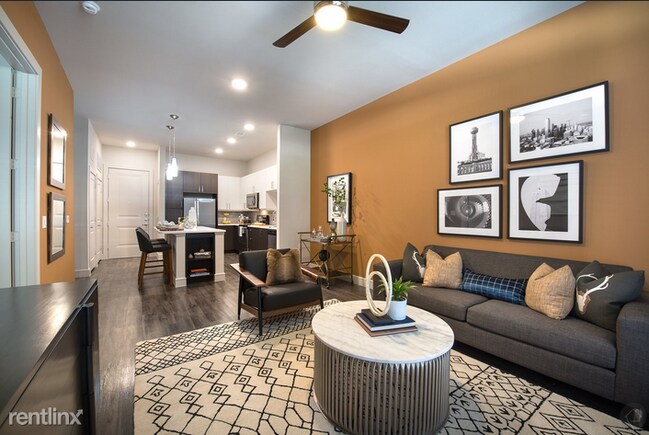 13350 Dallas Pkwy in Dallas, TX - Foto de edificio - Building Photo