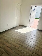 359 W 12th St in Hialeah, FL - Building Photo - Building Photo