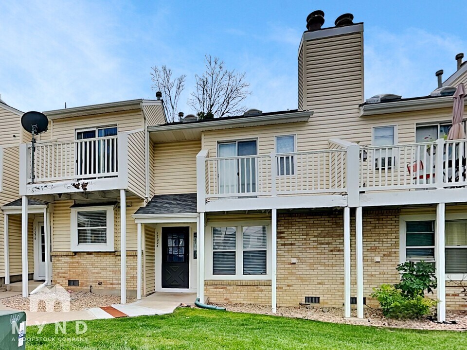 17224 E Ford Dr in Aurora, CO - Building Photo