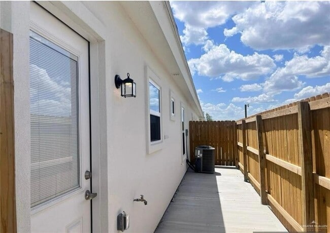 3900 Ventura Ave, Unit 3 in McAllen, TX - Building Photo - Building Photo
