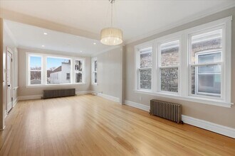 4554 S Washtenaw Ave., Unit 2 in Chicago, IL - Building Photo - Building Photo