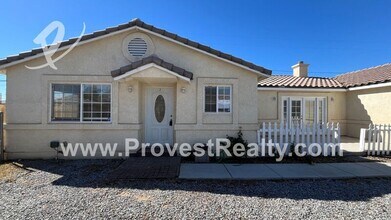 16319 Spruce St in Hesperia, CA - Building Photo - Building Photo
