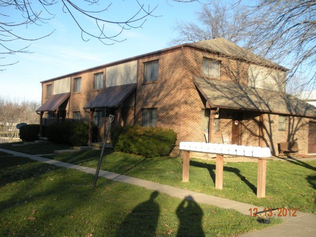 Cornerstone Apartments in Moberly, MO - Foto de edificio - Building Photo