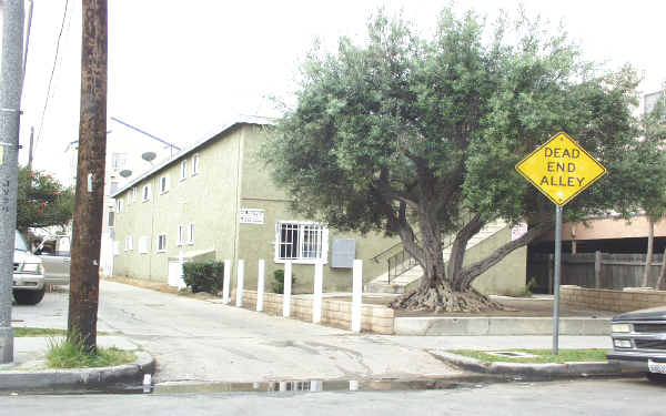 1924 E 6th St in Long Beach, CA - Foto de edificio - Building Photo