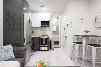 315 E 78th St in New York, NY - Building Photo - Building Photo