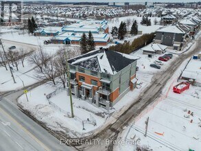 201 Silhouette Private in Ottawa, ON - Building Photo - Building Photo
