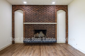 2208-2285 85 St NW in Edmonton, AB - Building Photo - Building Photo