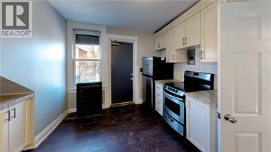 477 King St E in Hamilton, ON - Building Photo - Building Photo
