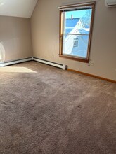 80 Carroll St, Unit 2 in Manchester, NH - Foto de edificio - Building Photo