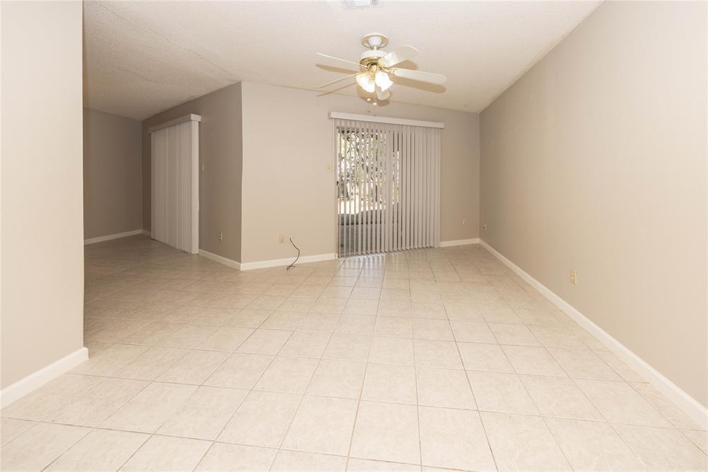 11 Deerfield Dr in Wimberley, TX - Building Photo