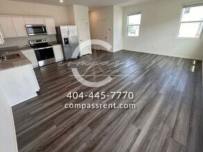 307 Aldgate Wy in Cartersville, GA - Foto de edificio - Building Photo