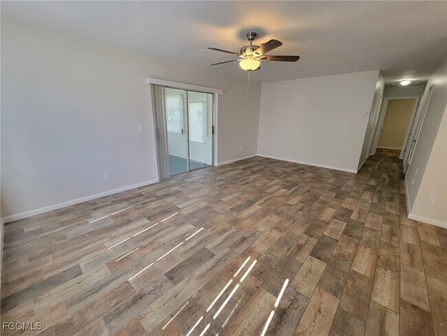 209 Rockcliff Ave in Lehigh Acres, FL - Building Photo - Building Photo