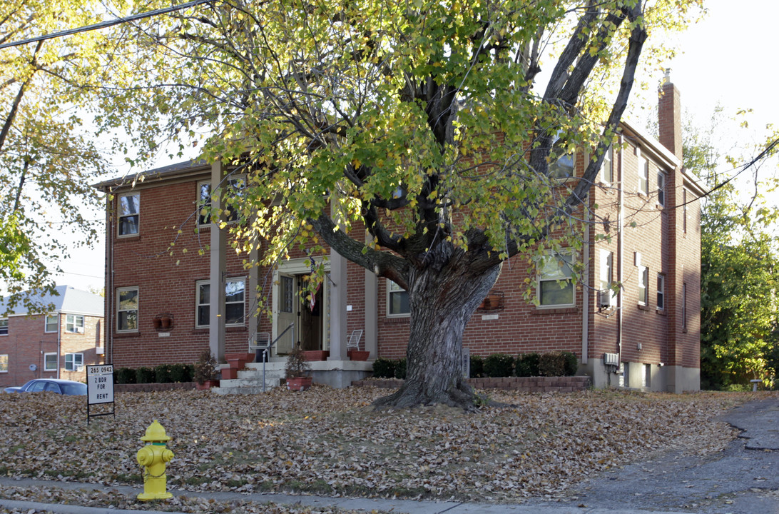 6932 Ohio Ave in Silverton, OH - Foto de edificio