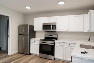 5235 Swearngan Rd in Charlotte, NC - Building Photo - Building Photo