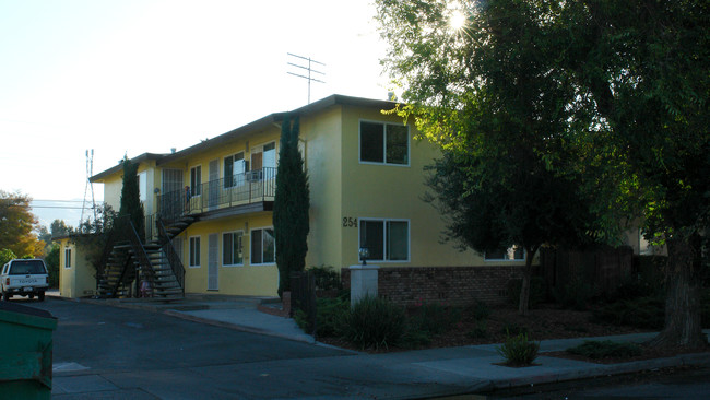 254 Pamela Ave in San Jose, CA - Foto de edificio - Building Photo