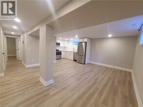 10 Sherwood Rise in Hamilton, ON - Building Photo - Building Photo