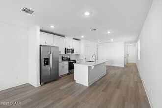 105 Pitching Wedge Dr in Daytona Beach, FL - Building Photo - Building Photo