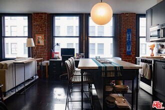 460 S Spring St in Los Angeles, CA - Building Photo - Building Photo