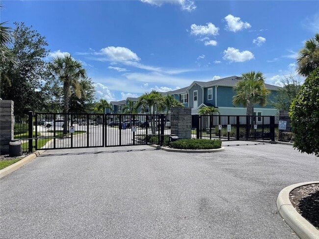 2901 Grand Kemerton Pl, Unit 30-206 in Tampa, FL - Building Photo - Building Photo