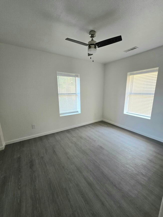 300 S 5th St in Santa Rosa, NM - Building Photo - Building Photo