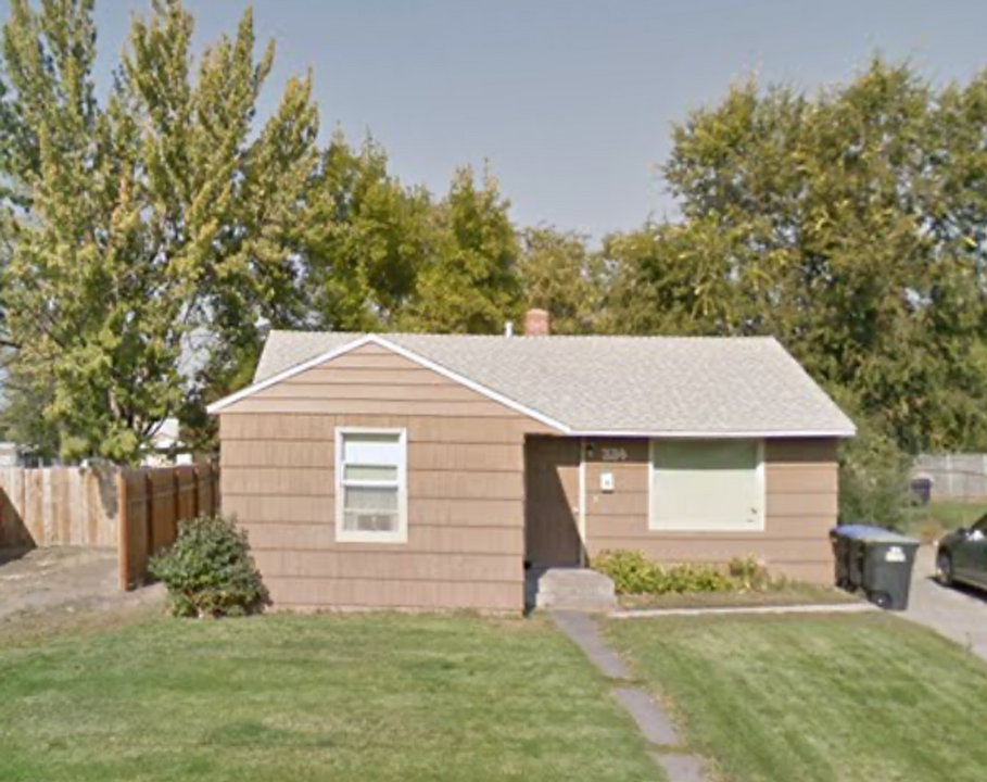 334 N Mattson Dr in Moses Lake, WA - Foto de edificio