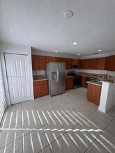 11614 NW 51st Ln in Doral, FL - Building Photo - Building Photo